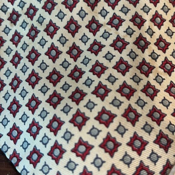 Crème Tan & Red print used Liberty of London England print Silk Neck tie - Picture 4 of 4